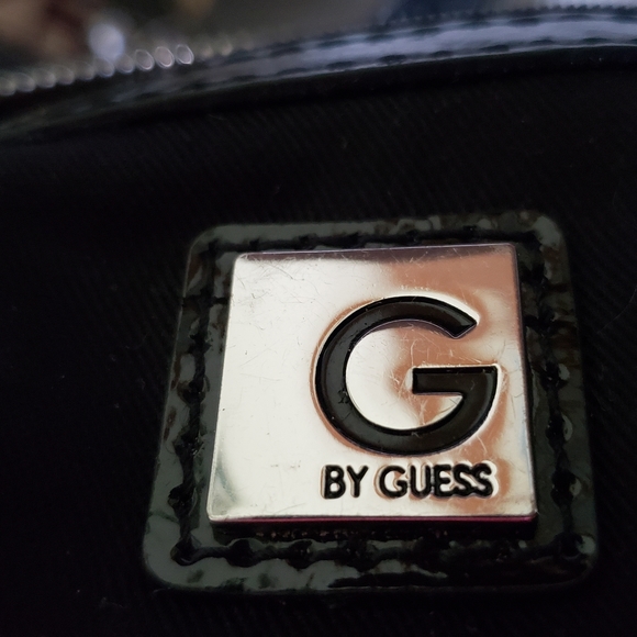 Guess Purse - Picture 3 of 4